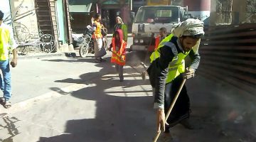 بمناسبة الاحتفال بالمولد النبوي: ابناء مديرية صنعاء القديمة يقومون بحملة نظافة استقبالا لمولد النبي الاعظم..