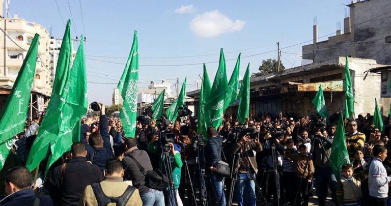 آلاف الفلسطينيين يتظاهرون في رفح وشمال غزة رفضا للحصار