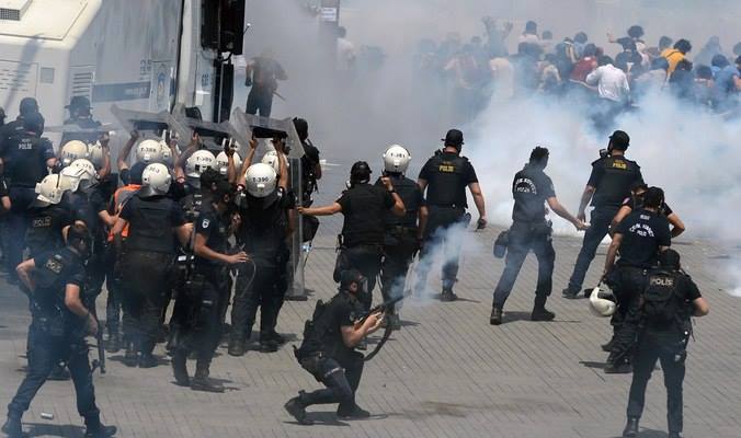 تركيا: مصرع شرطي تركي وجرح ثلاثة آخرين جراء اندلاع اشتباكات