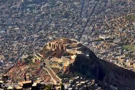 الجيش اليمني واللجان الشعبية يستعيدون السيطرة على مواقع جديدة في جبل حبشي بتعز