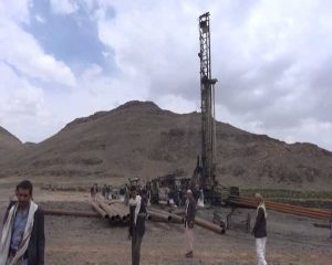 العدوان-يستهدف-حفار-مياه-في-بني-بهلول