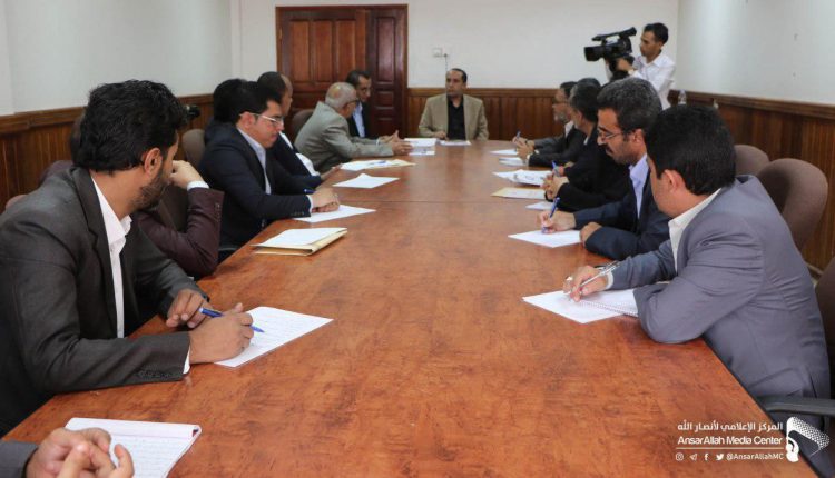 اجتماع بمكتب رئاسة الجمهورية يناقش سبل تفعيل الرؤية الوطنية لبناء الدولة.