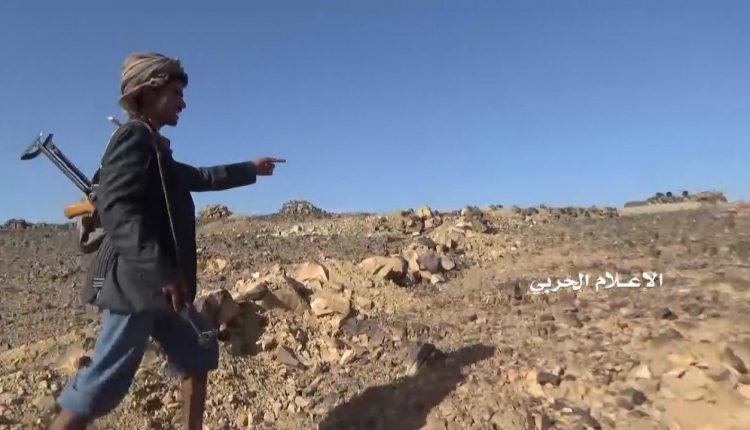 الجيش واللجان يستعيدون السيطرة على أحد المواقع ويدمرون مدرعة وآلية للمنافقين في نجران