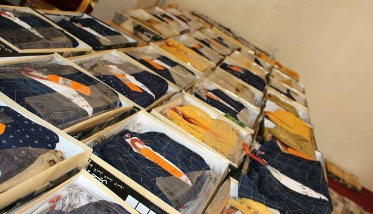 مؤسسة صدى الأحداث ومنظمة انتصاف تدشنان توزيع مشروع كسوة العيد (صور)