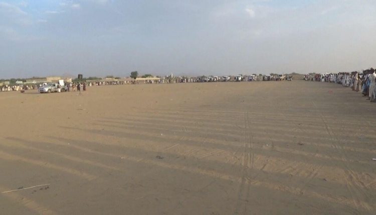 أبناء الزهرة بالحديدة ينددون بجريمة اغتصاب مرتزق سوداني لامرأة في التحيتا (صور)