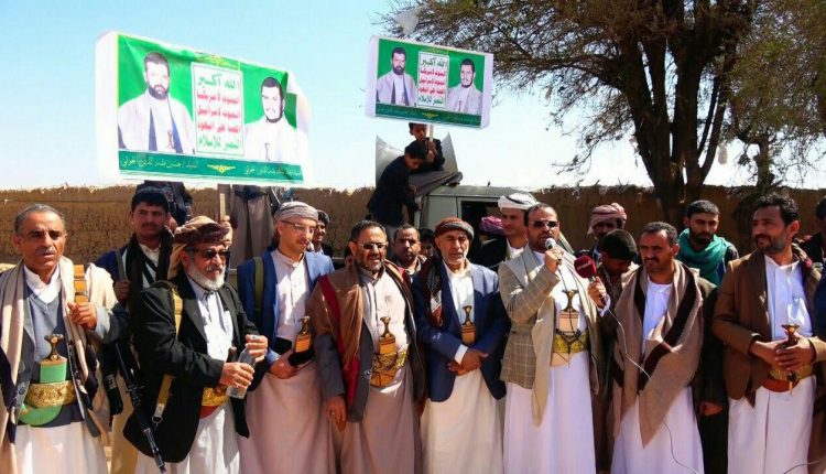 قبائل همدان بن زيد تسير قافلة غذائية كبرى دعماً للمرابطين بالجبهات (صور)