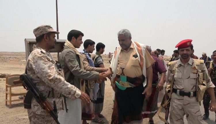 قحيم يتفقد أحوال المرابطين بمينائي الصليف ورأس عيسى النفطيين (صور)