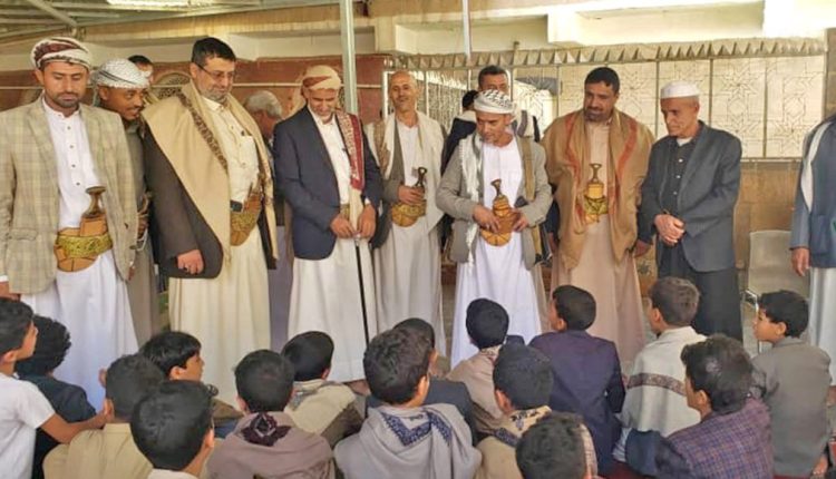 العلامة-مفتاح-يتفقد-الأنشطة-والدورات-الصيفية-في-مديرية-شعوب-بأمانة-العاصمة-1130×580