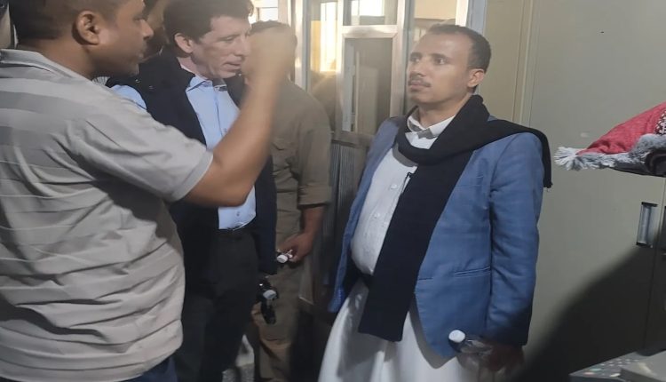 الضرائب والجمارك